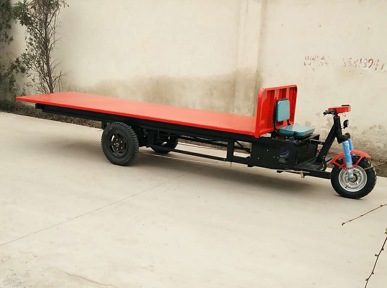 大型电动平板车