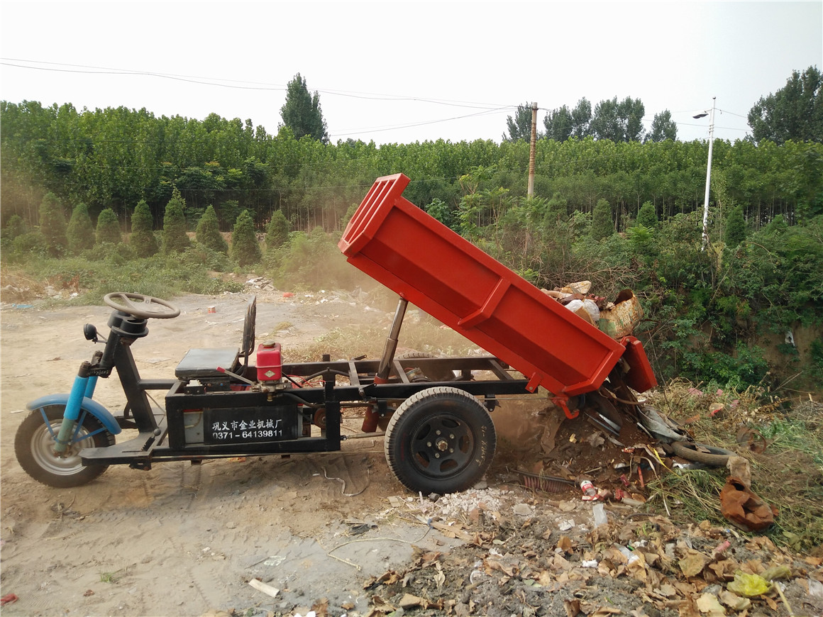 电动翻斗车工作现场