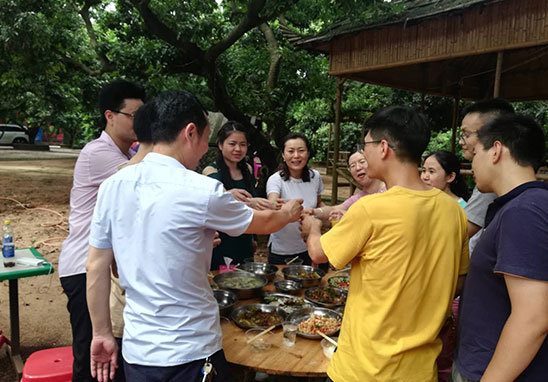 “挑战自我，凝聚力量，熔炼一流团队” 广东优科检测户外拓展活动